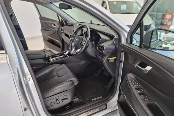 2018 Hyundai Santa Fe DM5 Series II Highlander SUV Image 13