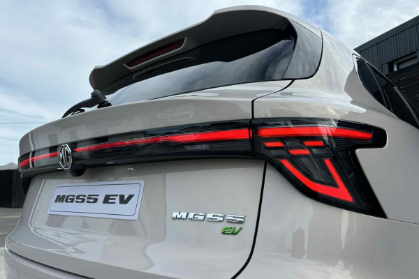 2026 MY25 MG MGS5 EV ZS3EM Essence 62 SUV Image 18
