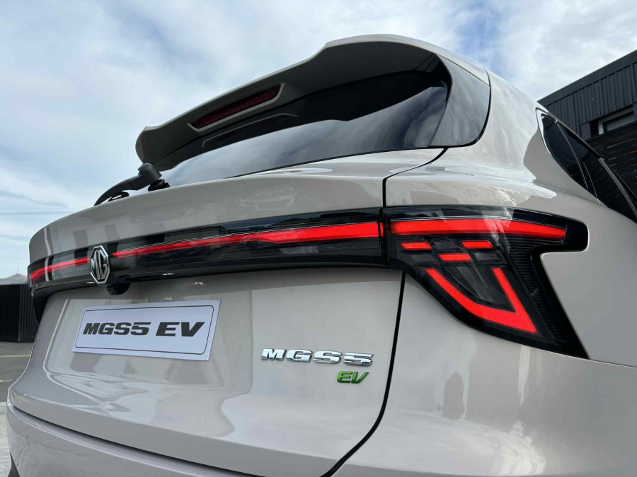 2026 MY25 MG MGS5 EV ZS3EM Essence 62 SUV Image 18