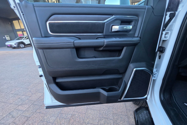2026 Ram 2500 DJ Laramie Dual Cab Image 20