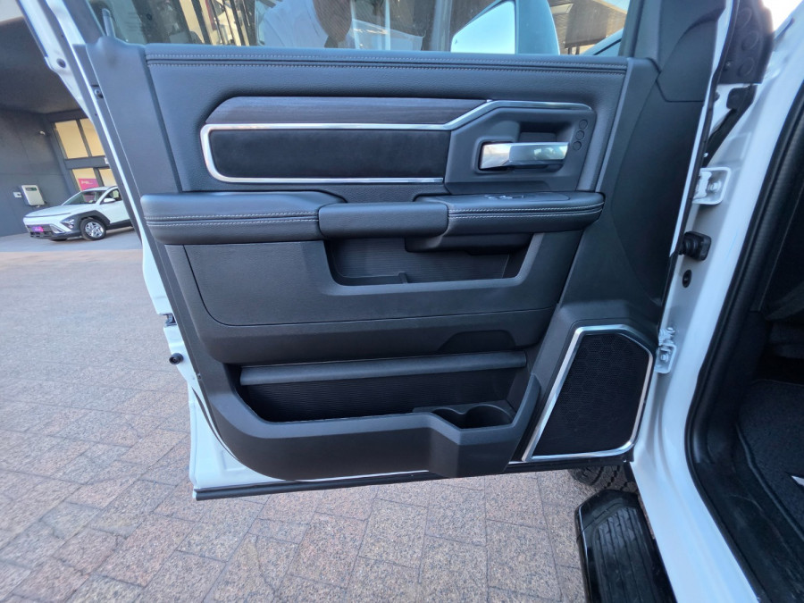2026 Ram 2500 DJ Laramie Dual Cab Image 20