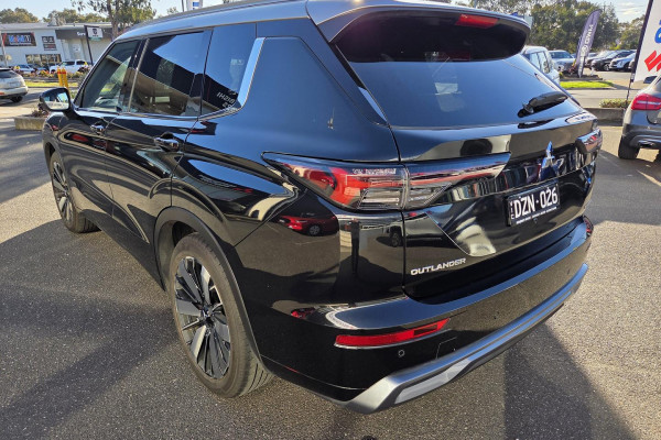 2025 Mitsubishi Outlander ZM Exceed Tourer SUV Image 5
