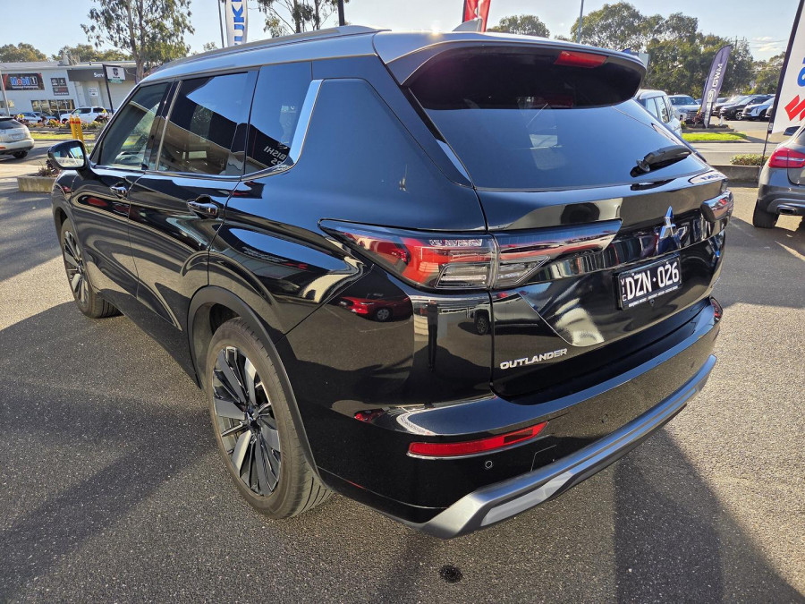 2025 Mitsubishi Outlander ZM Exceed Tourer SUV Image 5