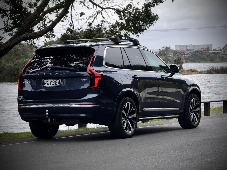 2025 Volvo XC90 L Series Ultra B5 Bright SUV Image 6