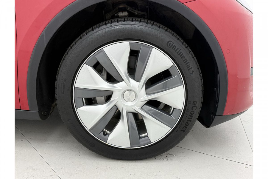 2023 Tesla Model Y  Rear-Wheel Drive SUV Image 11