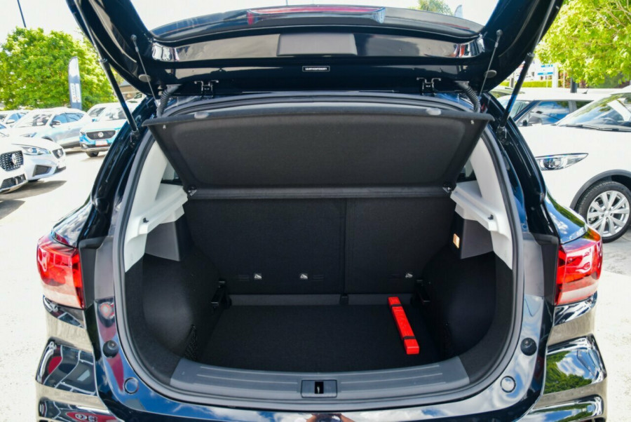 2024 MG ZST S13 Essence SUV Image 8