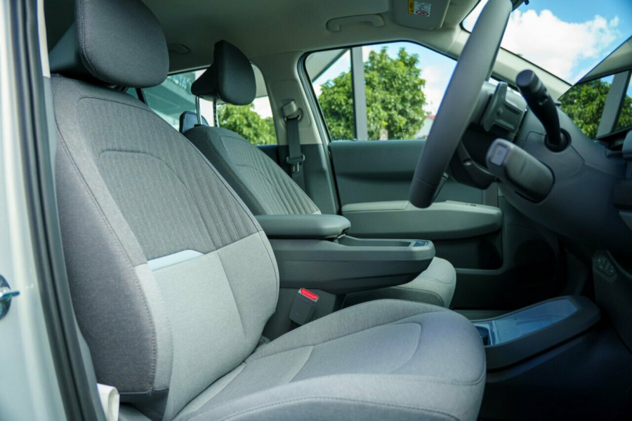 2025 Kia EV3 SV Air Standard Range SUV Image 18
