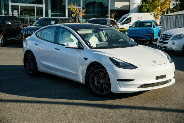 2021 Tesla Model 3  Standard Range Plus Sedan Image 1