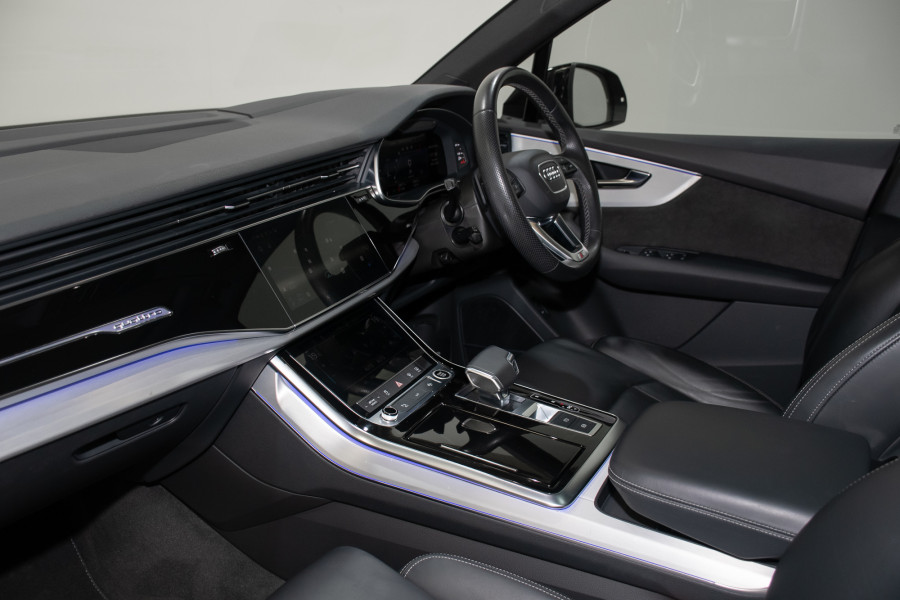 2021 Audi Q7 4M 55 TFSI S line SUV Image 24