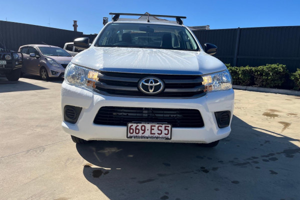 2017 Toyota HiLux GUN123R SR Cab Chassis Image 3