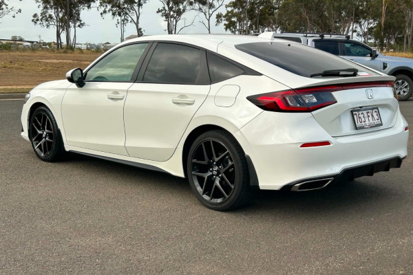 2022 Honda Civic 11th Gen VTi LX Hatch Image 5