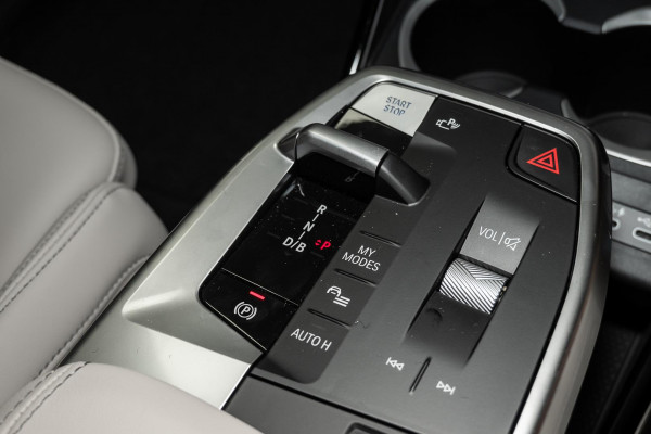 2024 BMW iX1 U11 eDrive20 xLine SUV image 13