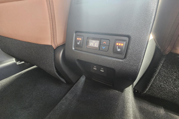 2025 Mitsubishi Outlander ZM Exceed Tourer SUV Image 9