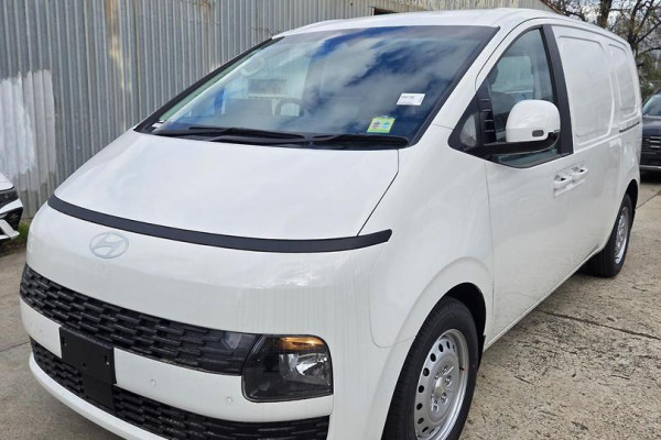 2026 MY27 Hyundai Staria Load US4.V4  Van Image 4
