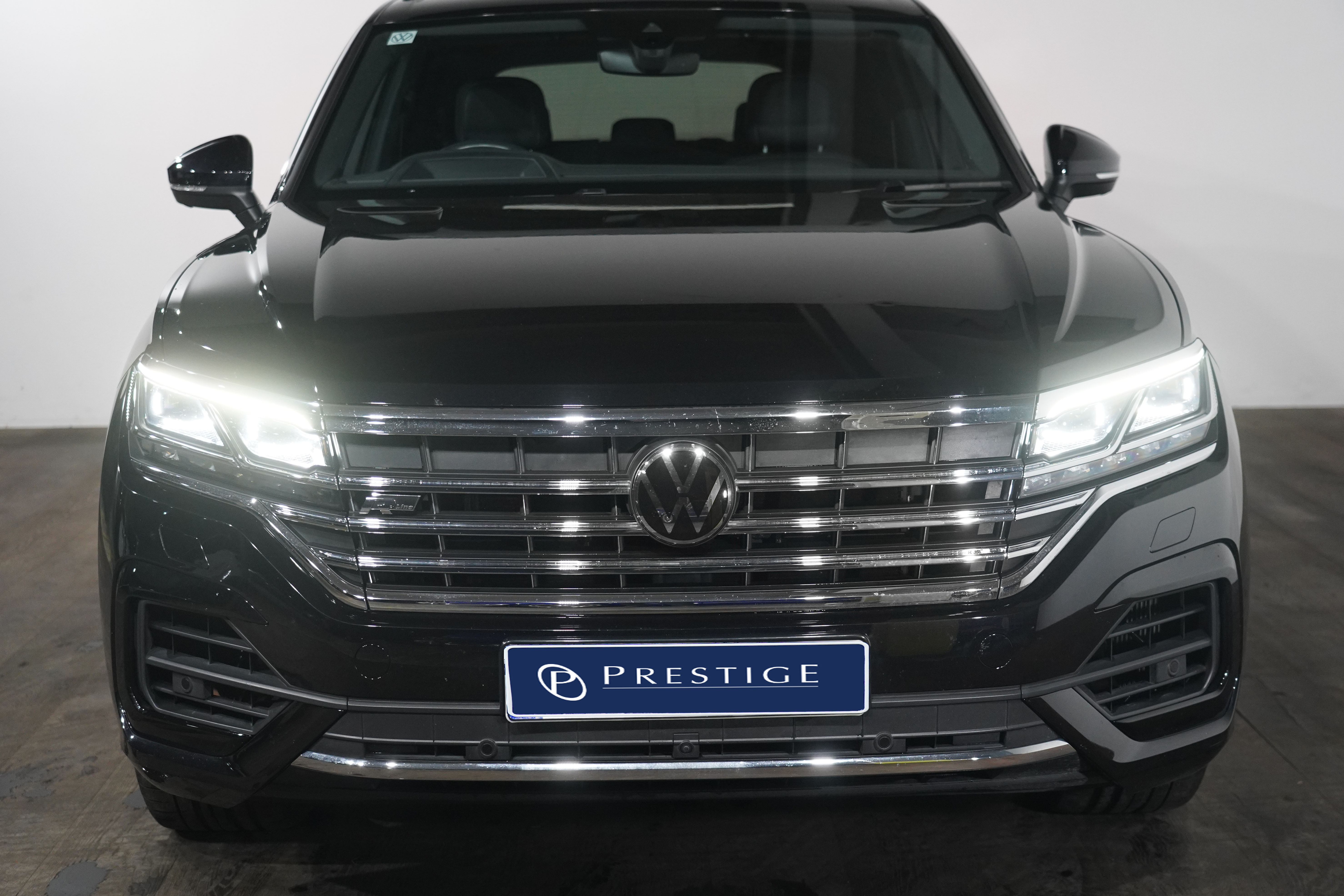 Used 2021 Volkswagen Touareg 210tdi R-Line #P77418 | Prestige Auto Traders