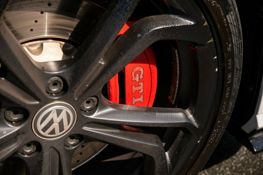 2020 Volkswagen Golf 7.5 GTi TCR Hatch Image 9