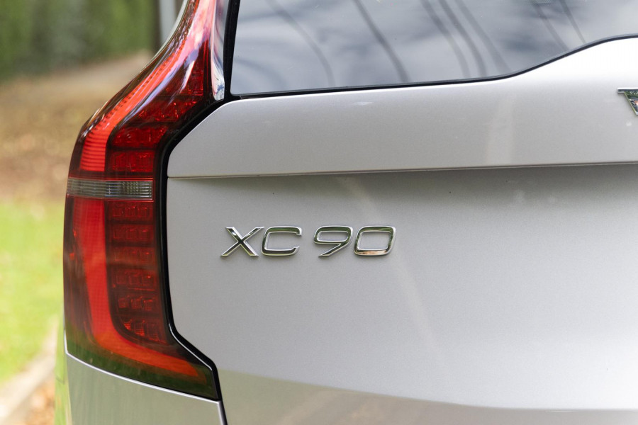 2025 MY26 Volvo XC90 L Series Ultra B5 Dark SUV Image 11