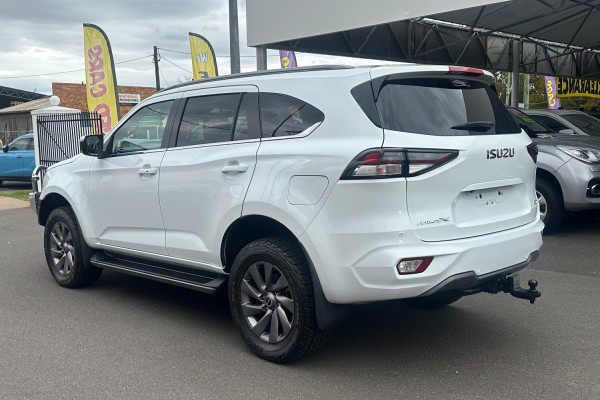 2021 Isuzu MU-X RJ LS-U SUV Image 5