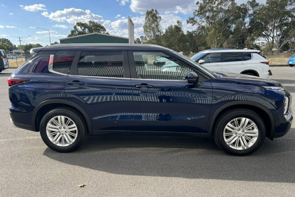 2024 Mitsubishi Outlander ZM LS SUV