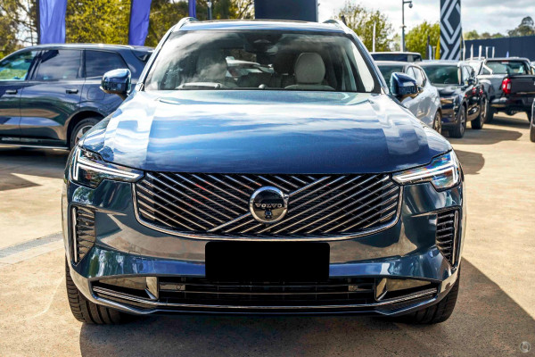 2025 Volvo XC90 L Series Ultra B5 Bright SUV Image 2