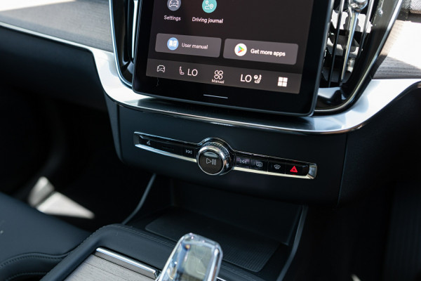 2025 MY26 Volvo XC90 L Series Plus T8 Plug-in Hybrid Dark SUV Image 29