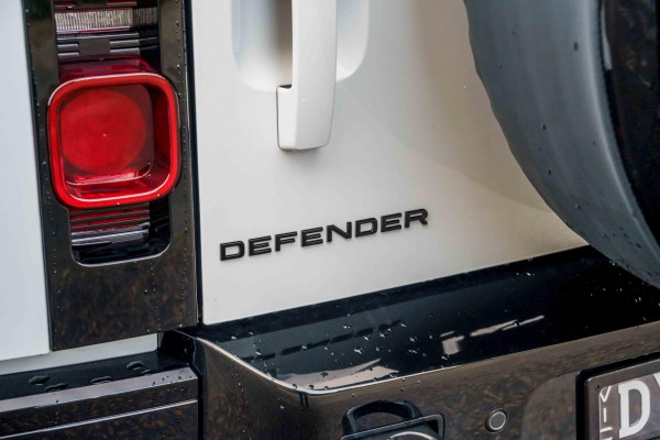 2025 MY25.5 Land Rover Defender L663 110 D350 X-Dynamic SE SUV