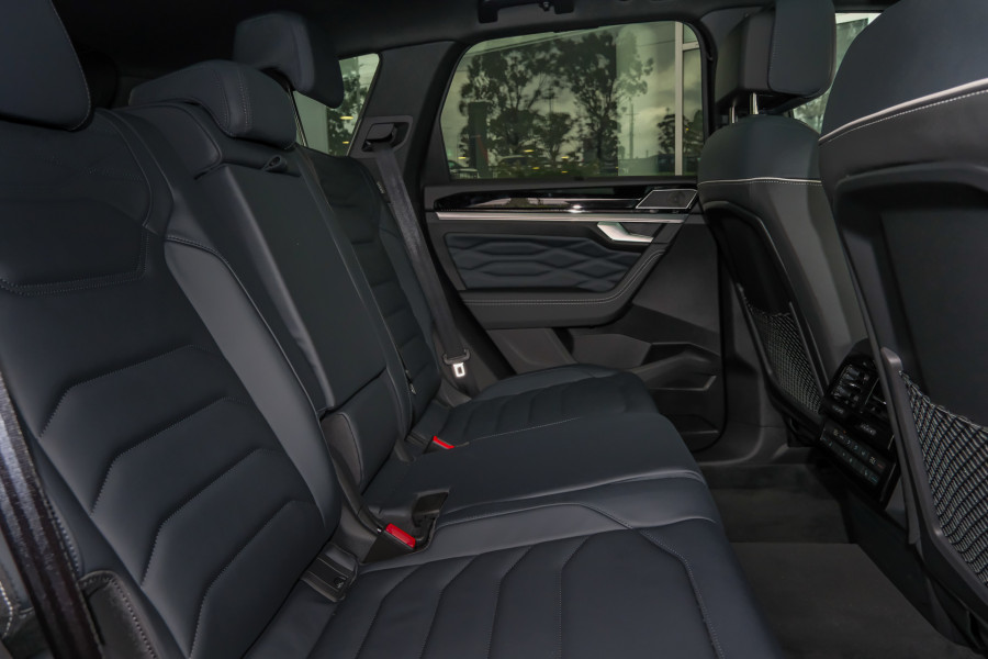 2024 Volkswagen Touareg RC 210TDI R-Line SUV Image 9
