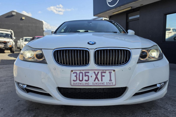 2011 BMW 3 Series E90 320i M Sport Sedan Image 6