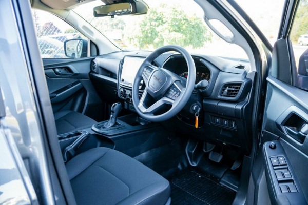 2025 MY25.5 Isuzu D-MAX RG SX High Ride Cab Chassis Image 12
