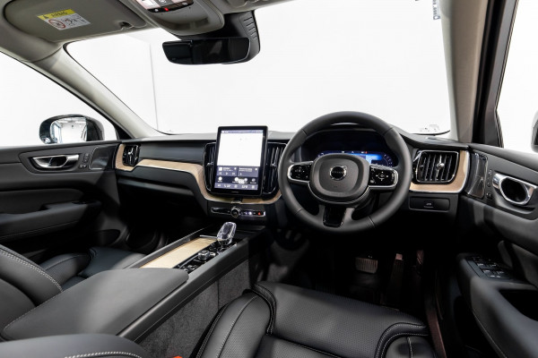 2026 Volvo XC60 UZ B5 Ultra Dark 2L Petrol Hybrid AWD SUV Image 12