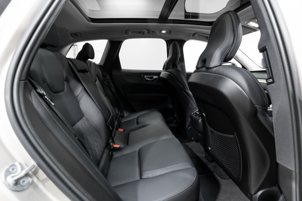 2026 Volvo XC60 UZ B5 Ultra Dark 2.0P, Mild Hybrid SUV Image 20