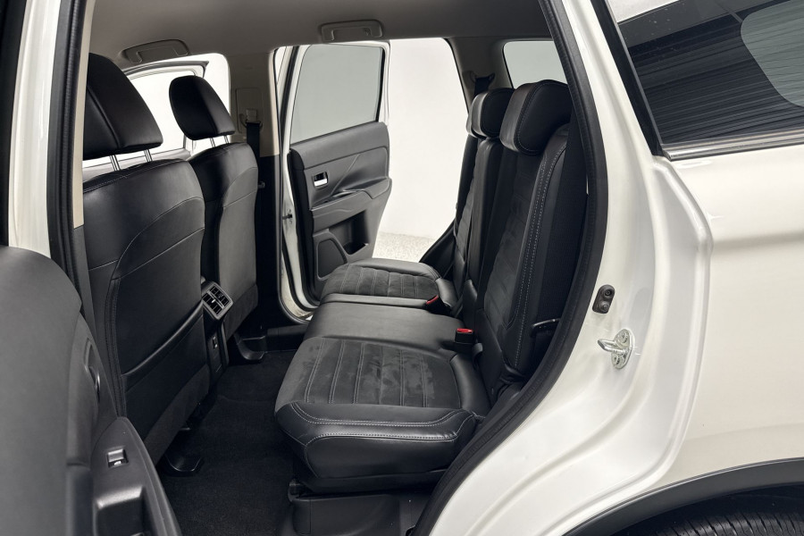 2019 Mitsubishi Outlander ZL LS SUV Image 13
