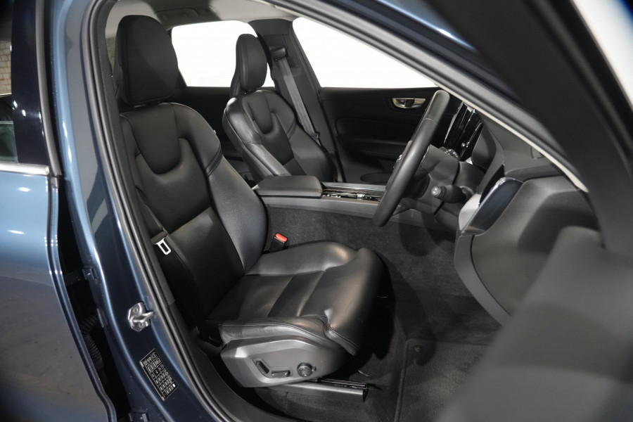 2021 Volvo XC60 UZ B5 Momentum SUV Image 25