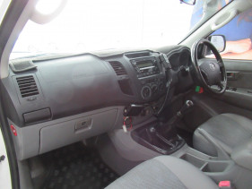 2011 MY10 Toyota HiLux KUN26R MY10 SR Cab chassis