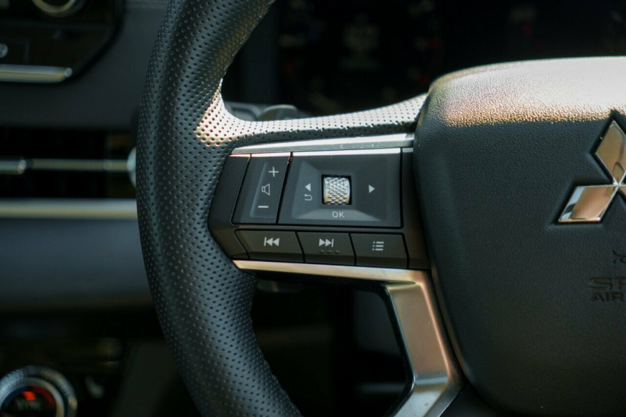 2023 MY24 Mitsubishi Outlander ZM Exceed SUV Image 13
