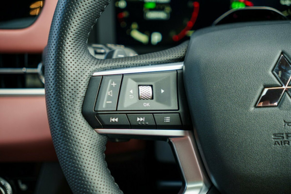 2025 Mitsubishi Outlander ZM Exceed Tourer SUV Image 12