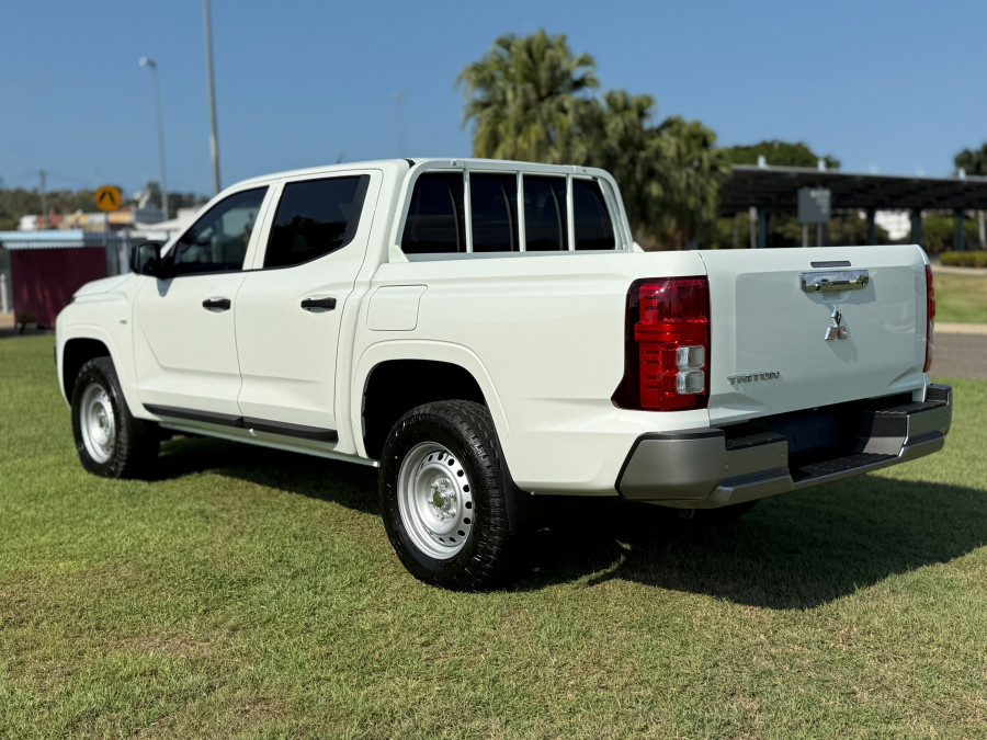 2026 Mitsubishi Triton MV GLX Ute Image 4