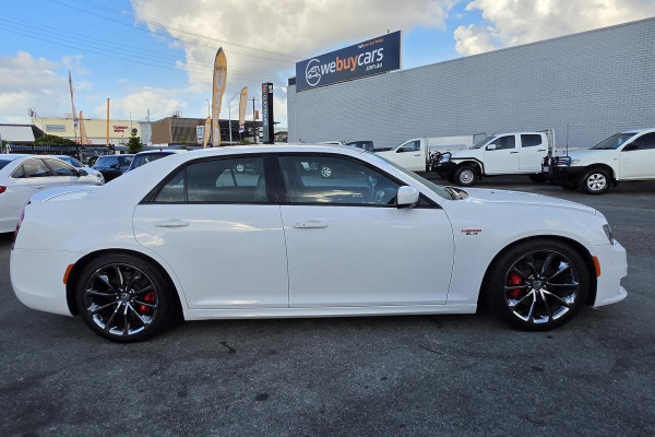 2017 Chrysler 300 LX SRT Sedan Image 6