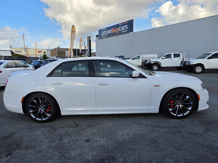 2017 Chrysler 300 LX SRT Sedan Image 6