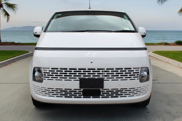 2027 Hyundai Staria Load US4.V4  Van Image 3