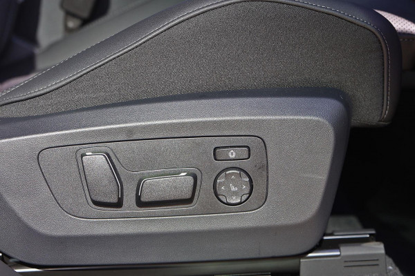 2025 BMW X3 G45 20 xDrive SUV image 13