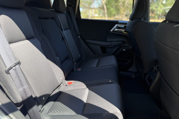 2026 Mitsubishi Outlander ZM ES SUV Image 9