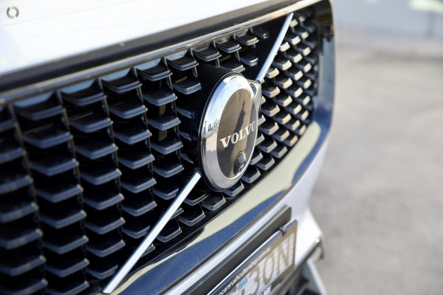 2024 Volvo XC90 L Series Recharge Ultimate T8 Plug-In Hybrid SUV Image 7