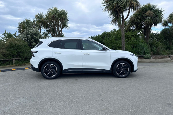 2026 MY25 MG MGS5 EV ZS3EM Essence 62 SUV Image 2