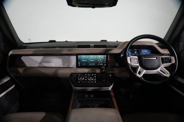 2021 Land Rover Defender L663 110 D300 SE SUV image 13