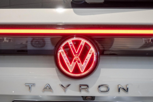 2025 MY26 Volkswagen Tayron R4 195TSI R-Line SUV Image 5