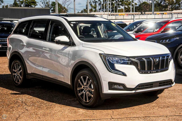 2025 Mahindra XUV700  AX7L SUV