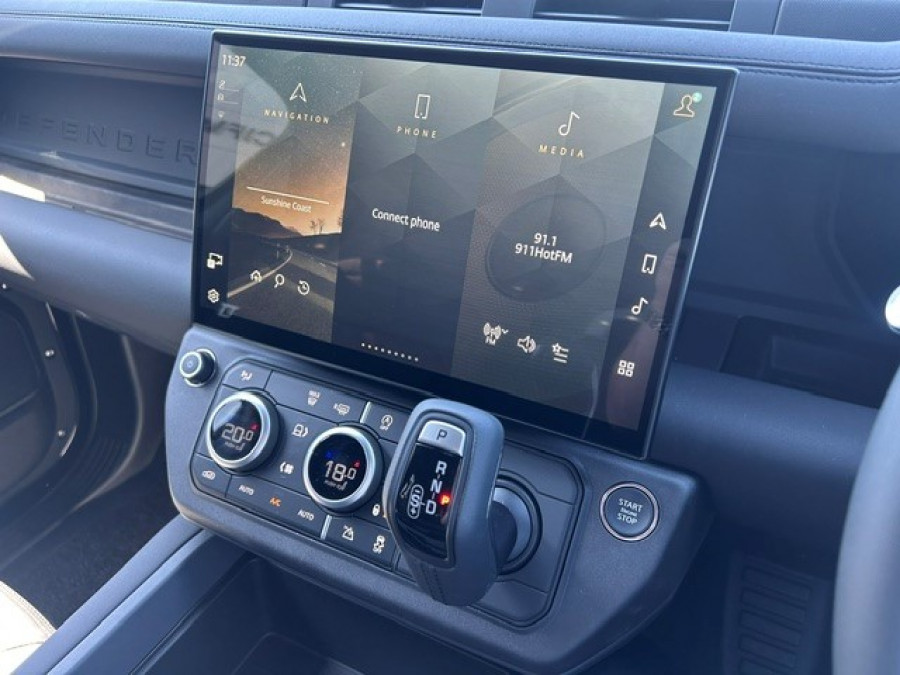 2025 MY26 Land Rover Defender L663 110 D350 X-Dynamic SE SUV Image 20