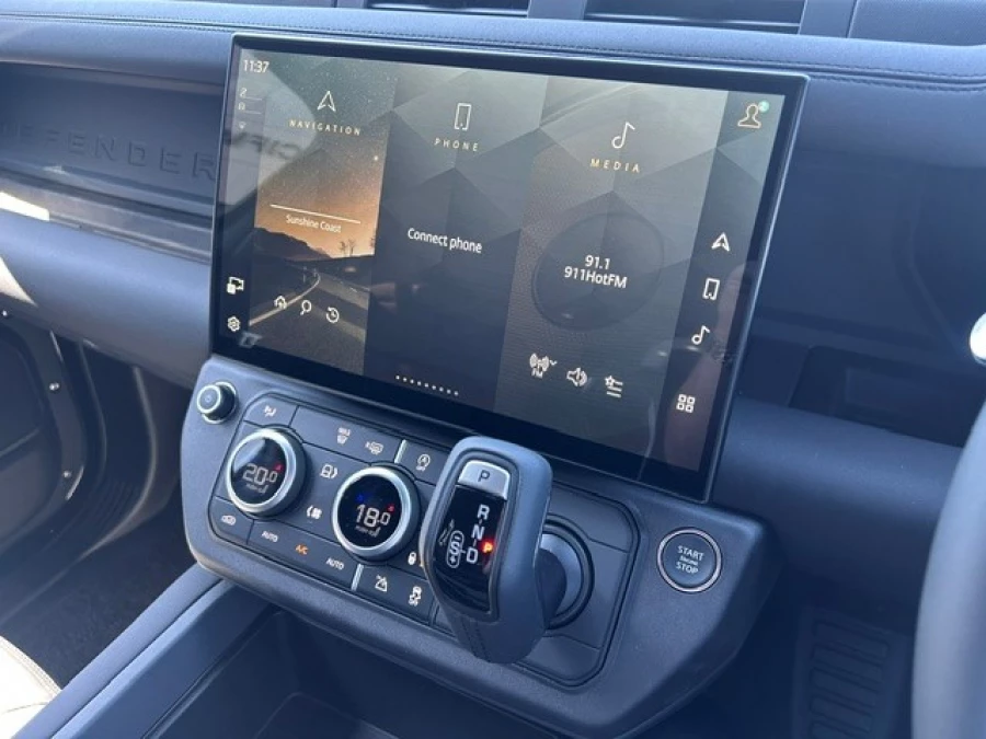 2025 MY26 Land Rover Defender L663 110 D350 X-Dynamic SE SUV Image 20