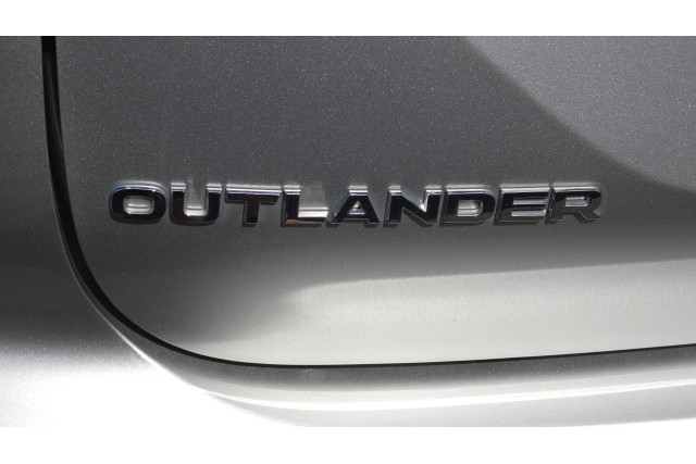 2022 MY22.5 Mitsubishi Outlander ZM MY22.5 ES 7 SEAT 2WD SUV Image 8